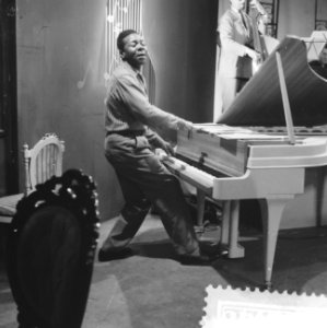 Weekendshow (AVRO), pianist-zanger Maurice Rocco, Bestanddeelnr 911-2548