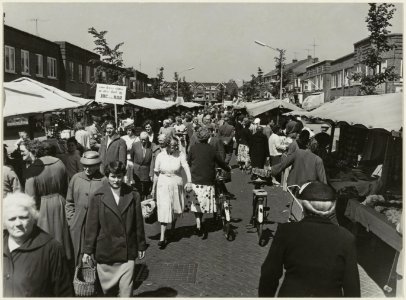 Weekmarkt in de Flores, NL-HlmNHA 54004608