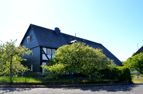 Weitefeld, Hachenburger Straße 1-3 (1)