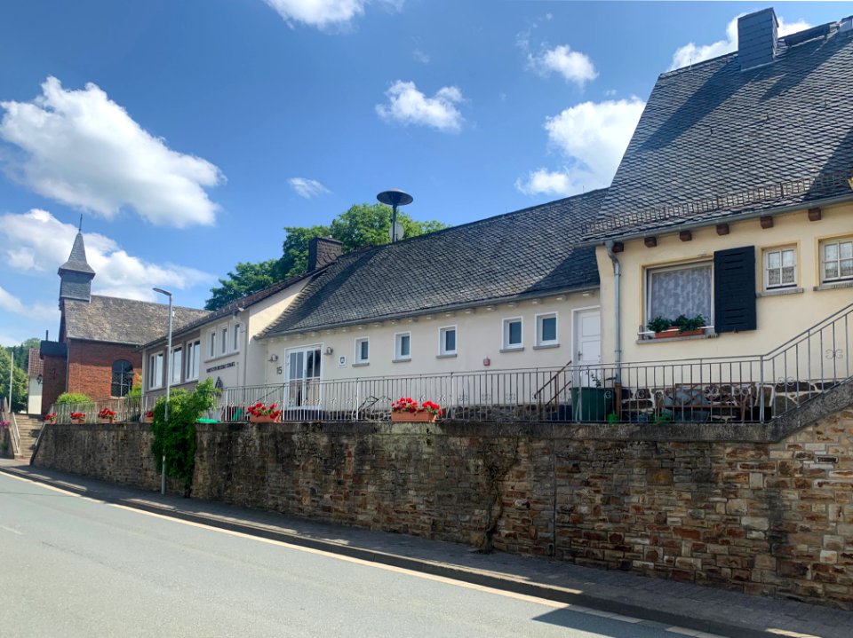 Weiperfelden, Butzbacher Straße 15-17 (2)