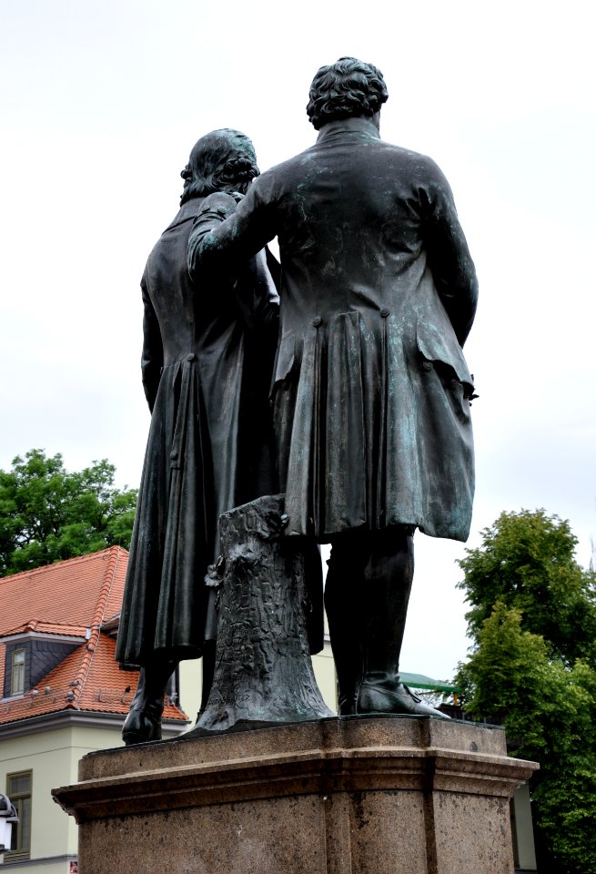 Weimar Goethe-Schiller-Denkmal 2012 04