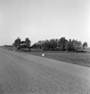 Wegen, bomen, boerderijen, Bestanddeelnr 251-7251