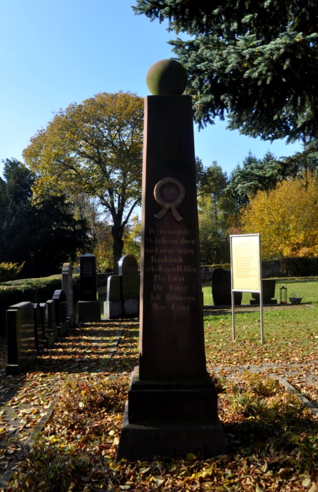 Wehrheim, Friedhof, Kriegerdenkmal 1870 und Lapidarium