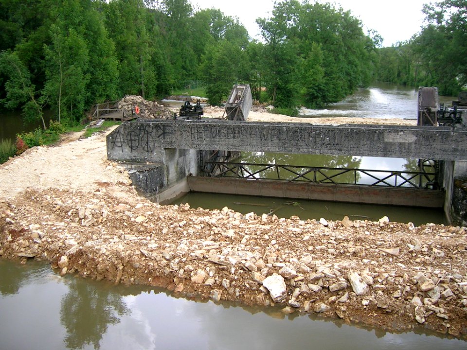 Wehr Willibaldsbrücke Eichstätt -Abbau 2016-06-19 (03)