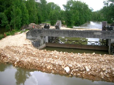 Wehr Willibaldsbrücke Eichstätt -Abbau 2016-06-19 (03)