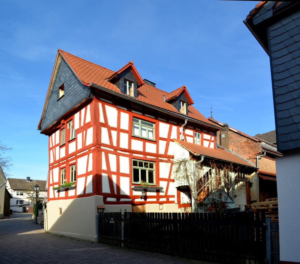 Wehrheim, Am Ried 13