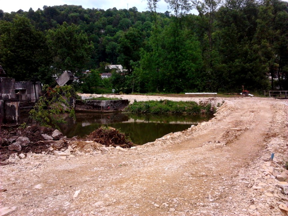 Wehr Willibaldsbrücke Eichstätt -Abbau 2016-05-29 (09)