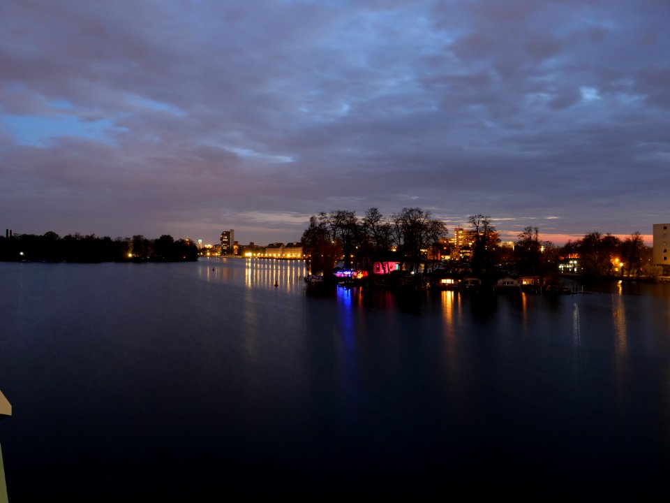 Wehrmachtsspeicher from Spandauer-See-Brücke at night 2