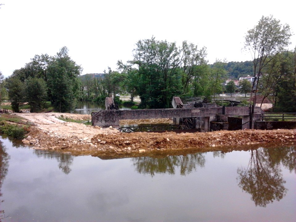Wehr Willibaldsbrücke Eichstätt -Abbau 2016-05-29 (01)
