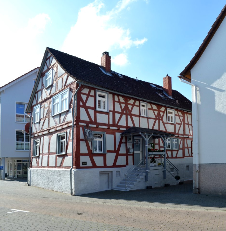 Wehrheim, Zum Stadttor 12