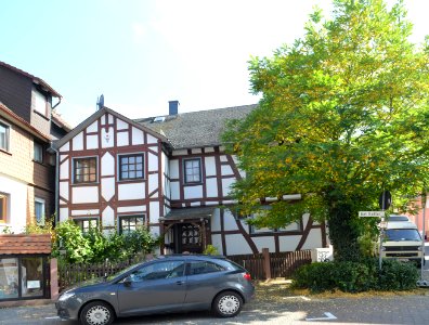 Wehrheim, Zum Stadttor 11
