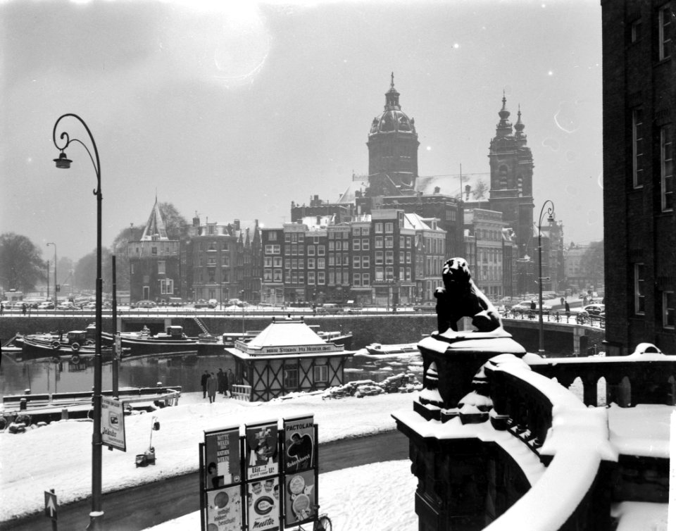 Weer sneeuw. De Reguliersgracht in winterkleed, Bestanddeelnr 914-8131