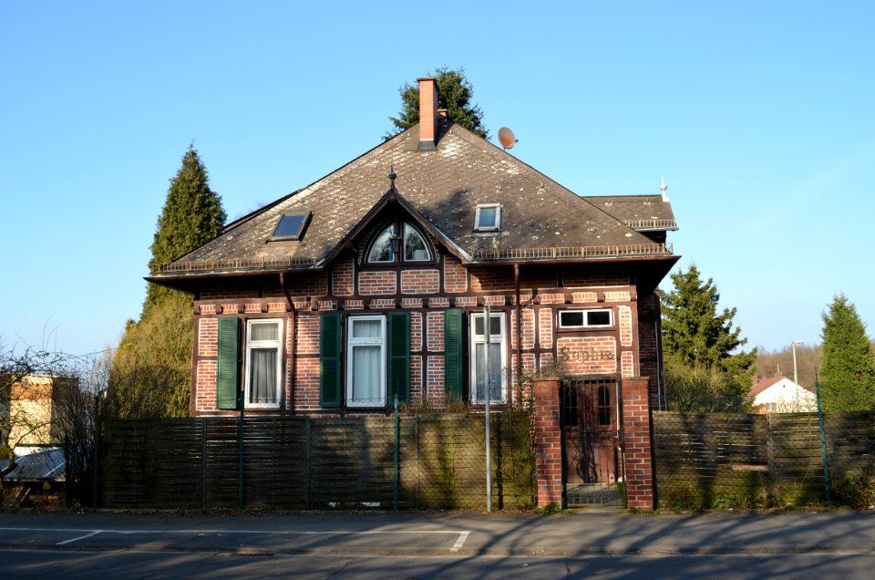 Wehen, Platter Straße 85