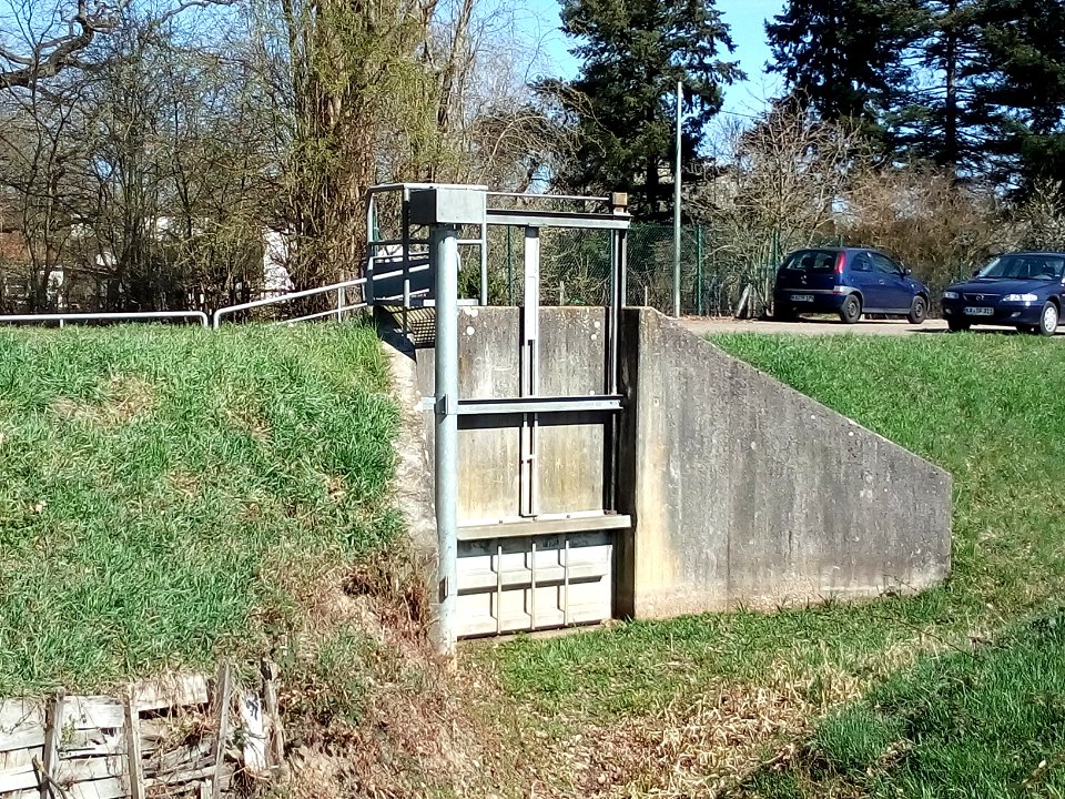 Wehragraben, Schütz am Abzweig vom Hauschildgraben