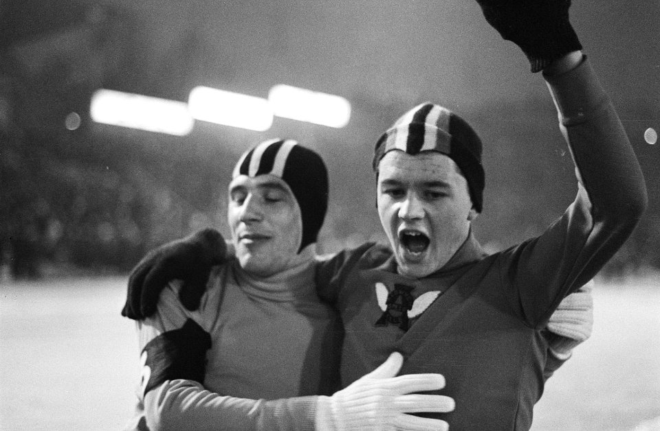 Wereldkampioenschappen schaatsen in Oslo, Kees Verkerk samen met John Tipper (Gr, Bestanddeelnr 920-0648