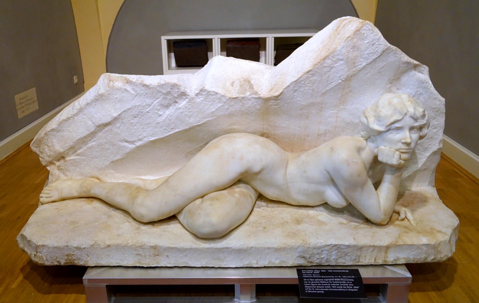 White Riddle by Ernst Müller, 1901-1903, marble - Haus am Löwenwall, Städtisches Museum - Braunschweig, Germany - DSC04494