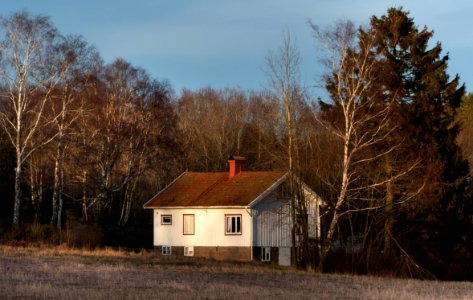 White house in Djupedal, Lyse 1