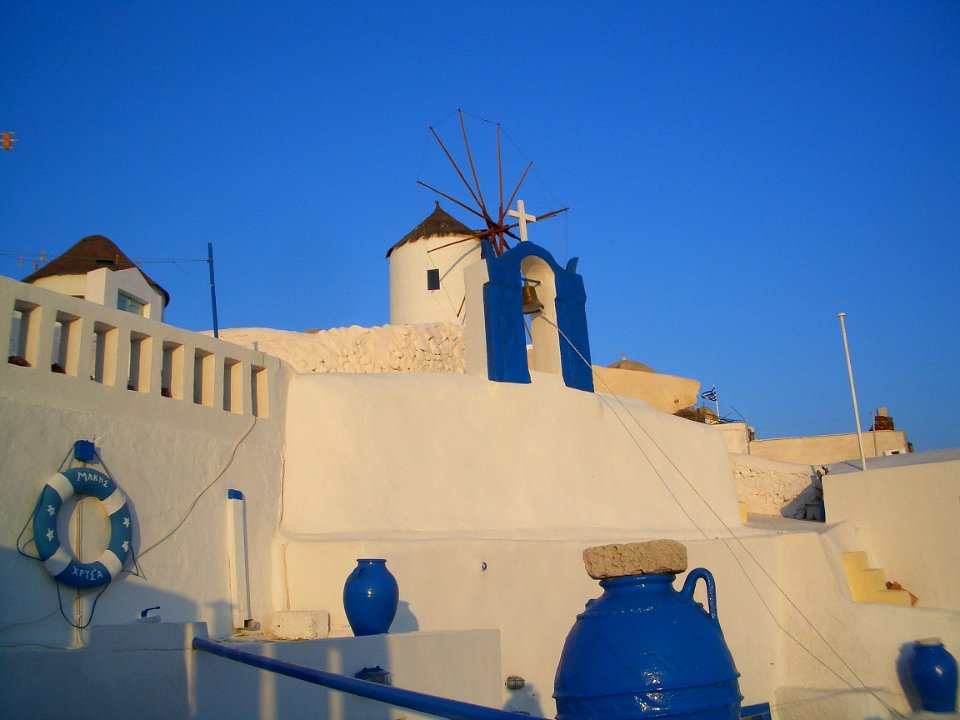 White and blue in Santorin photo