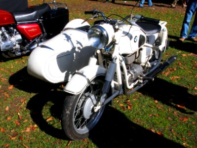 White BMW R26 with sidecar pic2
