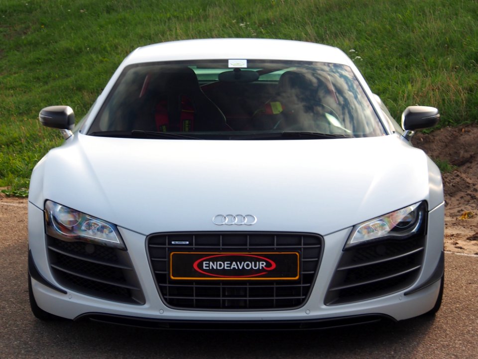 White Audi R8 GT pic1