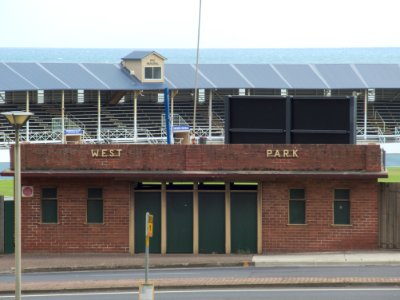 West-Park-former-entrance-20150213-001