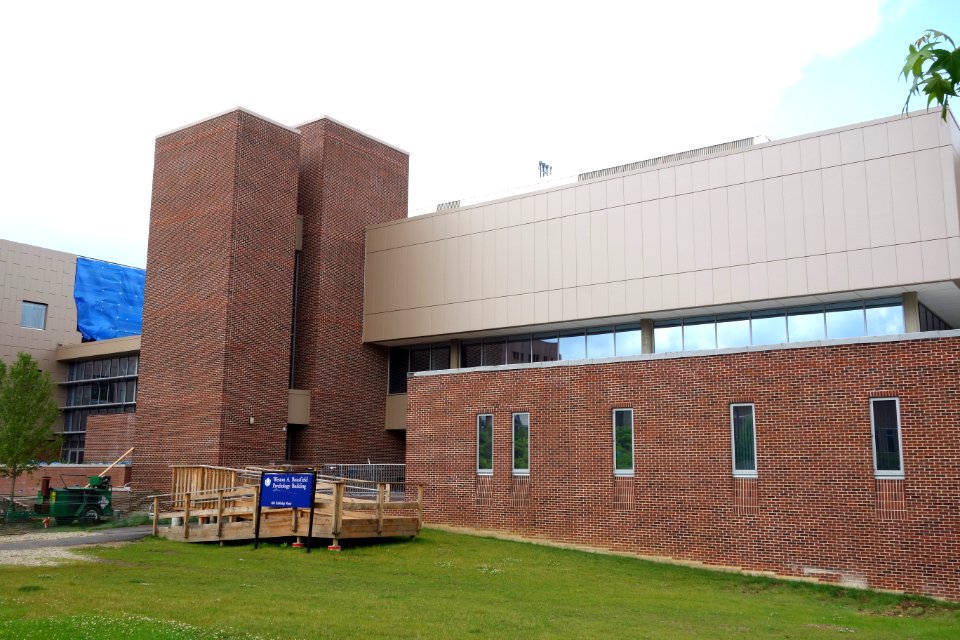 Weston A. Bousfield Psychology Building - University of Connecticut - DSC09984