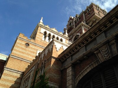 Formal theme park attraction