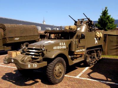 White M3A1 halftrack pic2