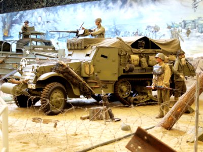 White M3A1 USA 40150421 HQ-12 pic1