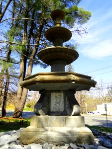 White Memorial Fountain - Weatogue, Connecticut - DSC09336