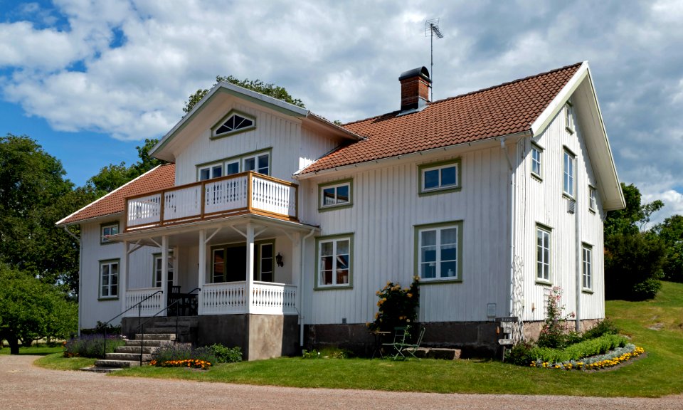 White house on Röe gård