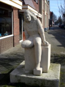 Westland kunstwerk zittend meisje