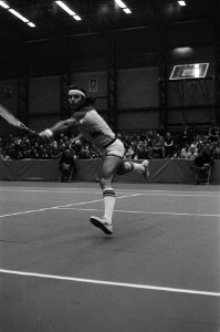 WestlandUtrecht Tennisbond (Haarlem) Vilas in actie in halve finale, Bestanddeelnr 929-9580
