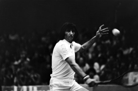 WestlandUtrecht Tennisbond (Haarlem) Nastase in actie, Bestanddeelnr 929-9582