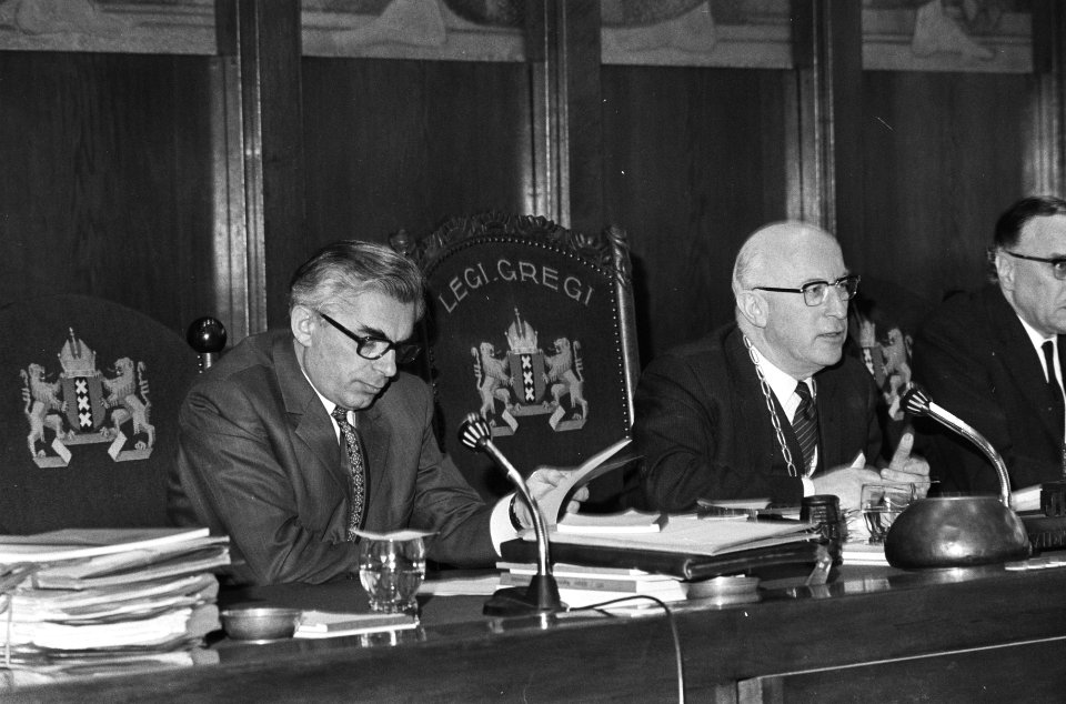Wethouder Wim Polak (l) en burgemeester Ivo Samkalden, Bestanddeelnr 924-3430