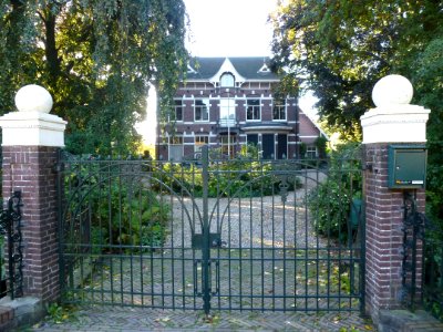 Weurt (Beuningen Gld) Villa Buitenhof Jonkerstraat 1 met hek