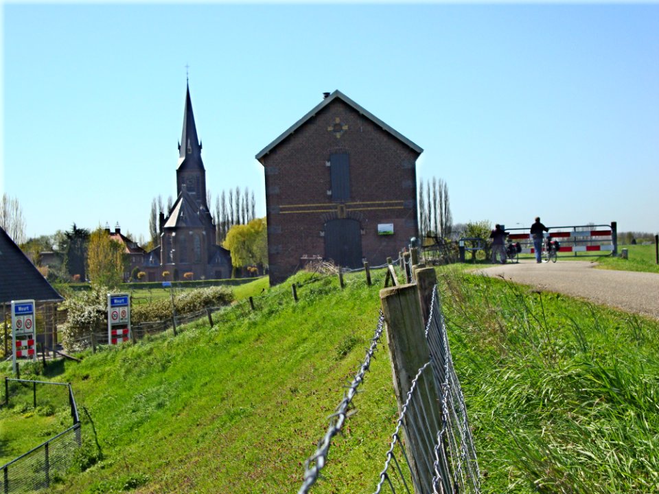 Weurt (Beuningen) Rijksmonument 523173 Dijkmagazijn