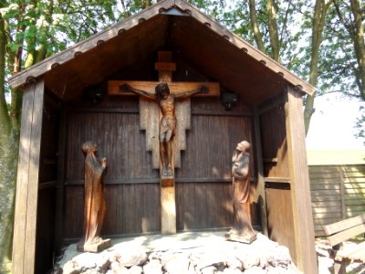 Weurt (Beuningen) calvariegroep op kerkhof