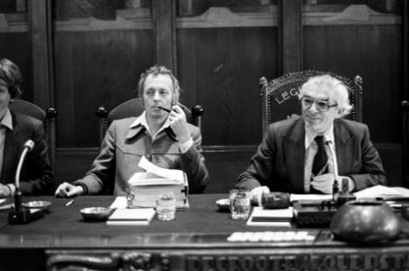 Wethouder Sinnige (Financiën) (l) en burgemeester Polak, Bestanddeelnr 930-5831