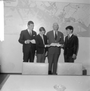 Wethouder van Onderwijs Kunst en Wetenschappen van Amsterdam, dr P J Koets pr, Bestanddeelnr 916-6407