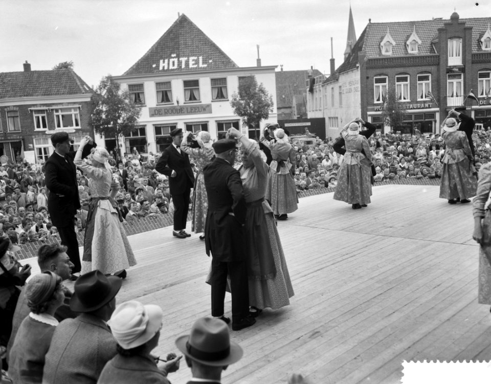 Westfriese Marktdag voor de vijfde maal in Schagen opvoeren van de Oudhollandse , Bestanddeelnr 910-4880