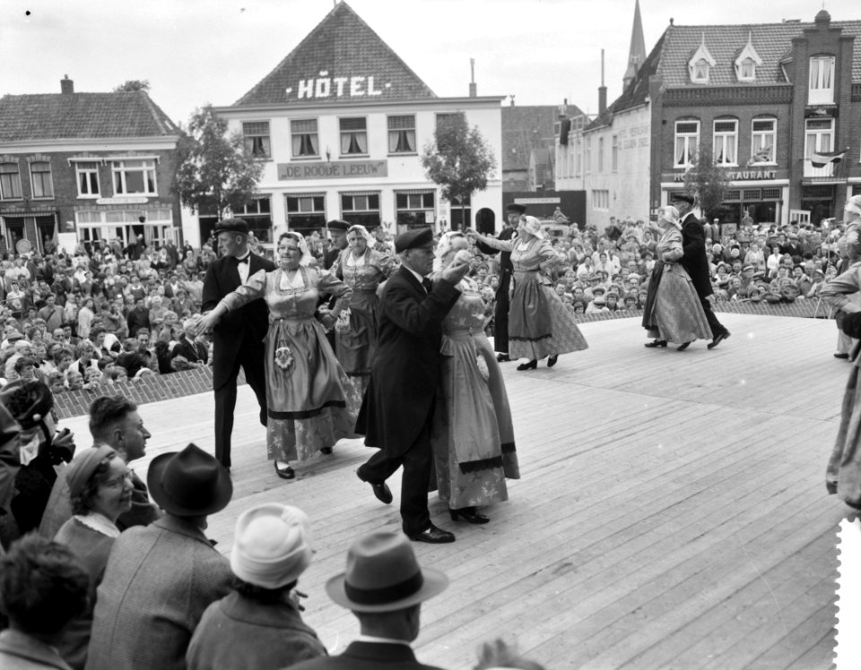 Westfriese Marktdag voor de vijfde maal in Schagen opvoeren van de Oudhollandse , Bestanddeelnr 910-4878