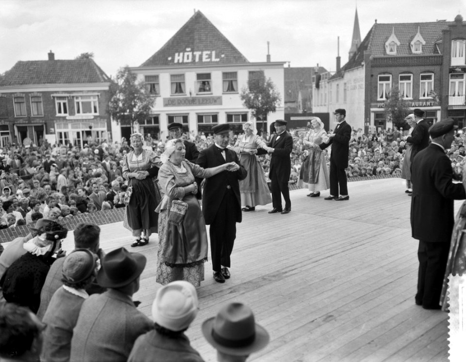 Westfriese Marktdag voor de vijfde maal in Schagen opvoeren van de Oudhollandse , Bestanddeelnr 910-4876