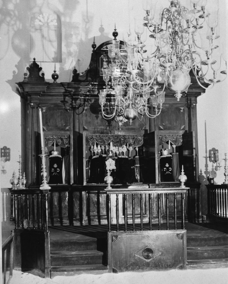 West-Indië, Curaçao, Willemstad. Interieur van de oude Joodse synagoge in de Kni, Bestanddeelnr 935-1525