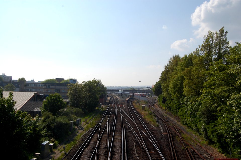Westward view towards Hove station from The Drive overbridge (May 2018)
