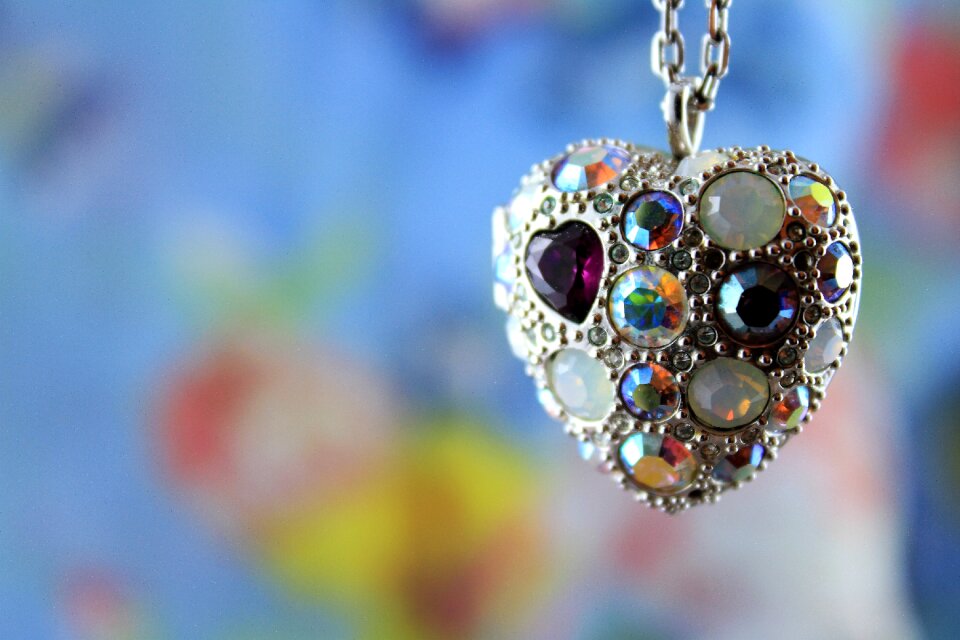 Necklace sparkling stones glass blocks