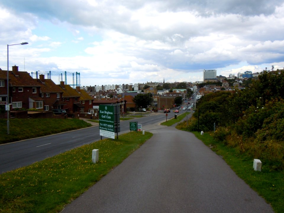 Westward view along Roedean Road, Roedean, Brighton (August 2014) (3)