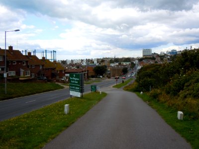 Westward view along Roedean Road, Roedean, Brighton (August 2014) (3)