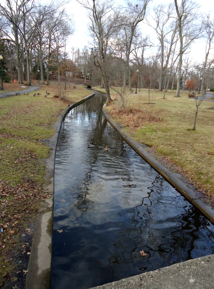 Westfield New Jersey Mindowaskin park with trees and canal