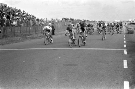 Wielerkampioenschappen te Zandvoort, kampioen Nieuwelinge 1966 Gert Harings uit , Bestanddeelnr 919-4305